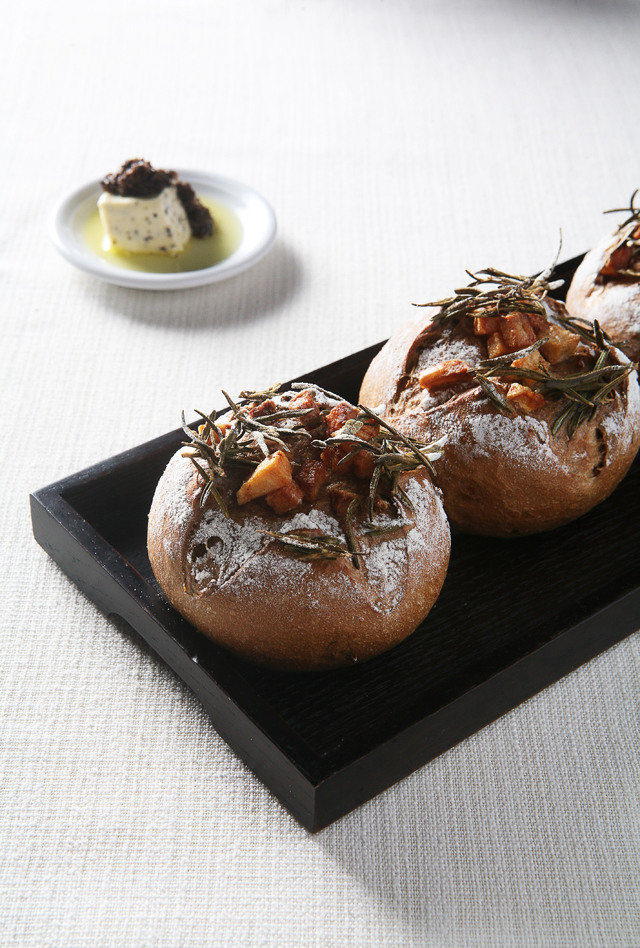 迷迭香洋葱土豆面包配松露黄油640-欧阳庆龙.jpg