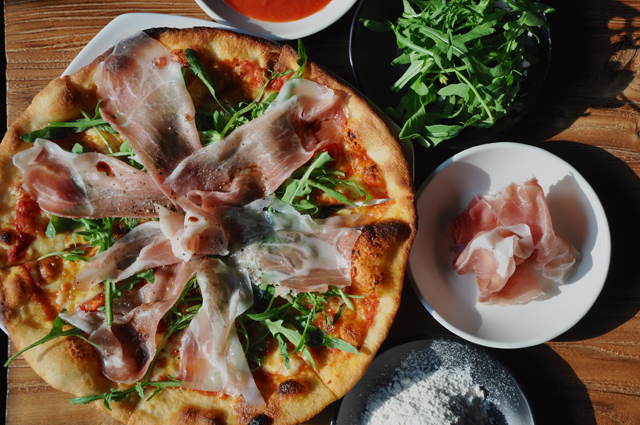 意式风干火腿芝麻菜披萨640.jpg