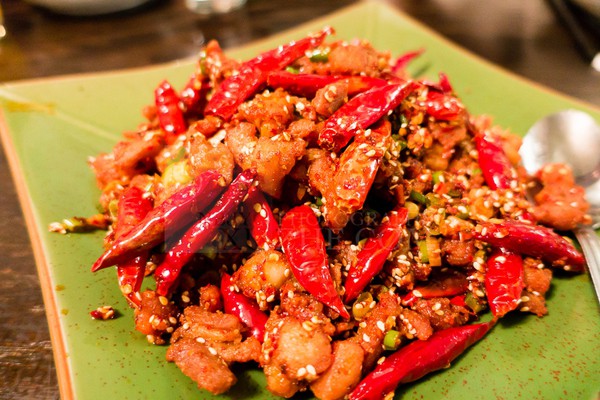 辣子鸡丁倾城.jpg