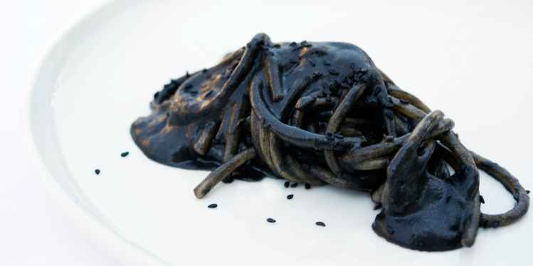 black sesame spaghetti.jpg