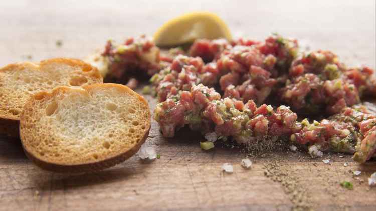 beef tartare_garnish_2.jpg
