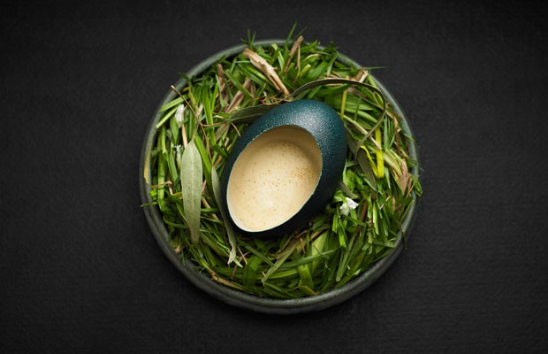 9-ATTICA-WORLD2017-DISH2-Whipped emu egg with sugar bag.jpg