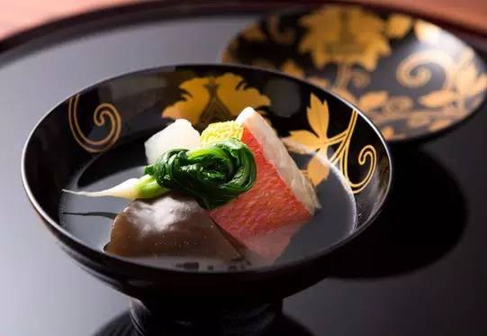 Toku Uchiyama徳うち山-圣护院萝卜红鲷鱼生云耳汤.jpg