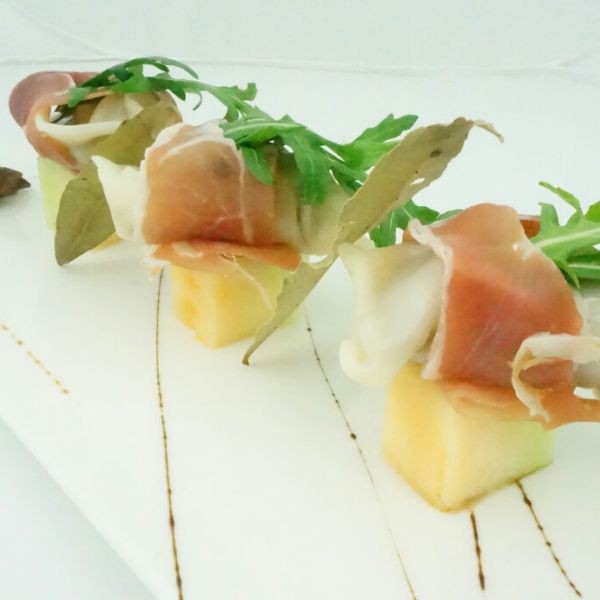 江南春季冷馄饨配帕尔马火腿与蜜瓜.jpg
