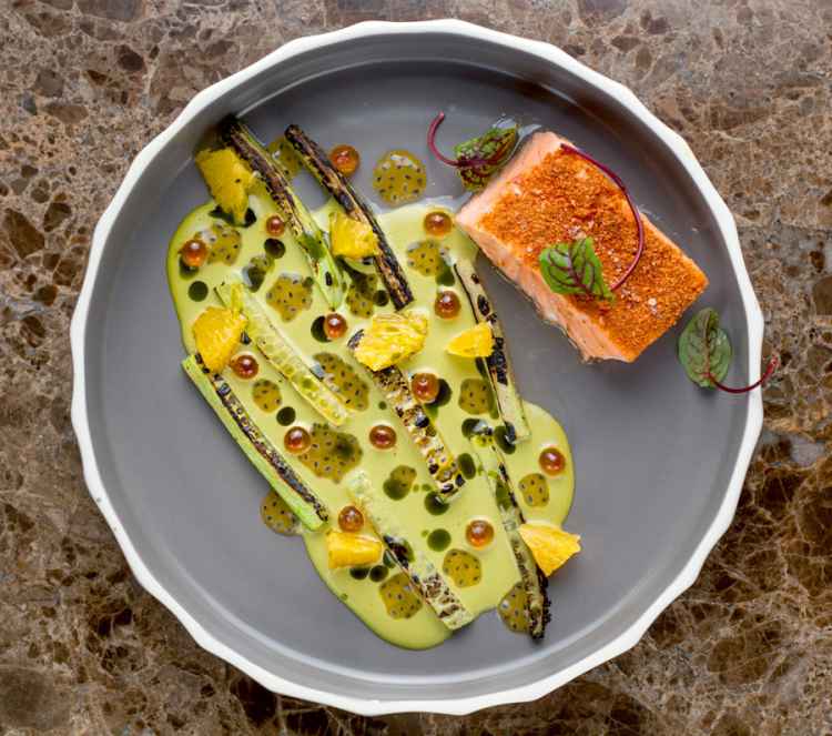 橘汁腌制三文鱼佐烤黄瓜及热情果.jpg