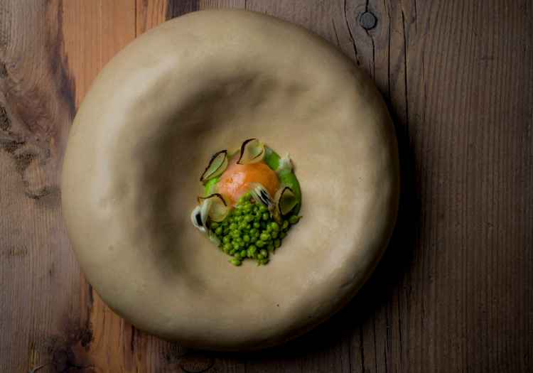 紧凑式Egg, lardo, and peas by chef Paulo Airaudo of Amelia Restaurant.jpg