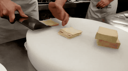 豆皮切切切.gif