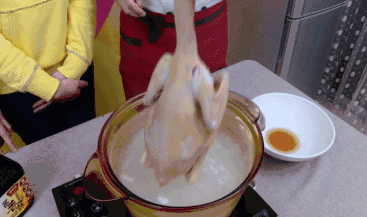 beef74beb62647e89b28692b899c3500.gif