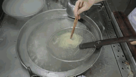 7f9e57db05ec4fc4bb3d9aed961034f9.gif