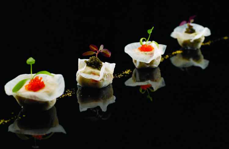 Blue Lobster Dumpling with Peninsula Cavier_Yi Long Court_ThePeninsula Shanghai.jpg