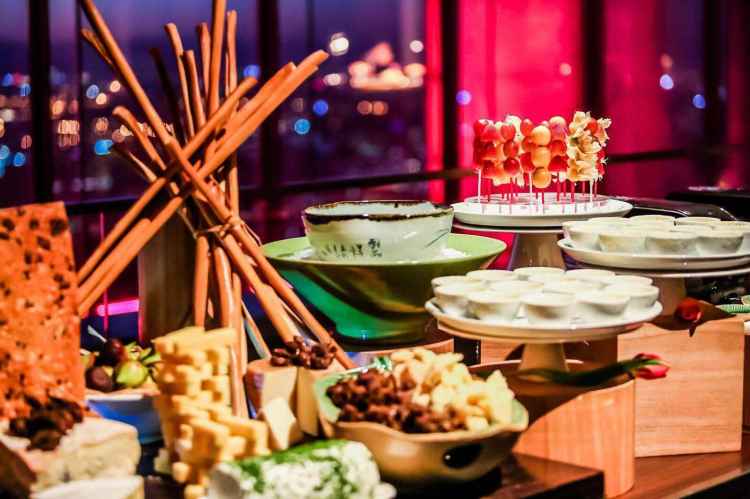 Park Hyatt Beijing - Beautiful Set-up by the culinary team 2 北京柏悦酒店 - 自助点心台2.jpg