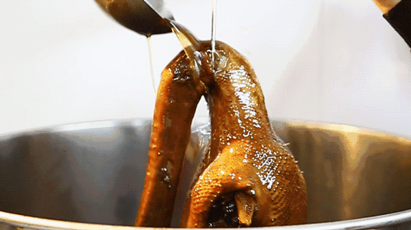 1540176333111f3a53a4ab0.gif