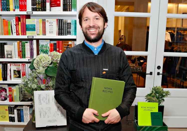 René Redzepi展示了Noma菜单.jpg