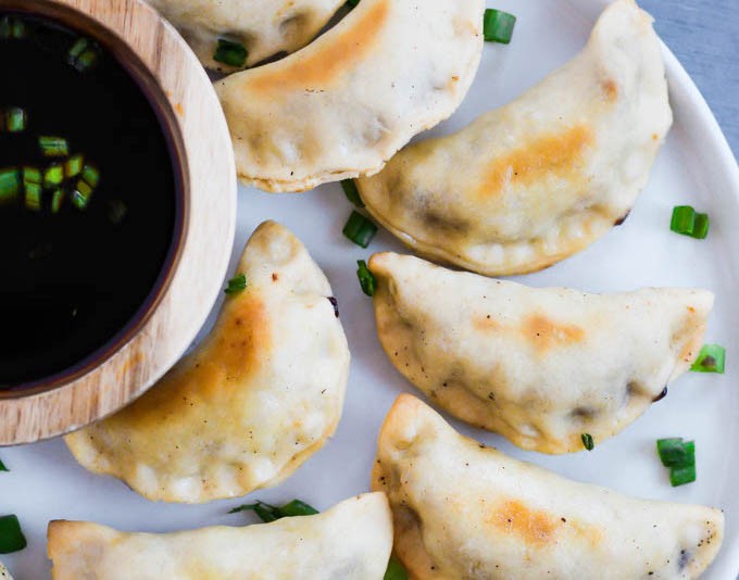 baked-sticky-tempeh-potstickers-vegetables-vegan-vegetarian-dinner-recipes-soy-plant-based-protein-6 拷貝.jpg