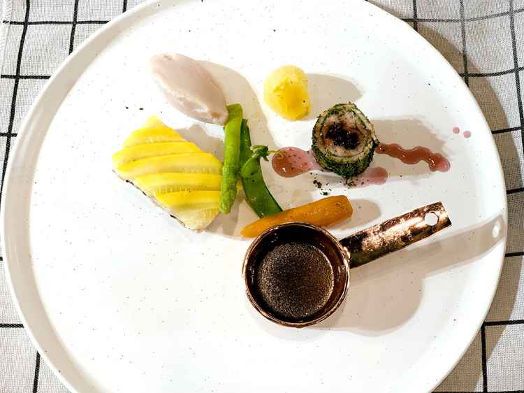 00料理小当家-西餐主菜：低温猪排配时令蔬菜.jpg