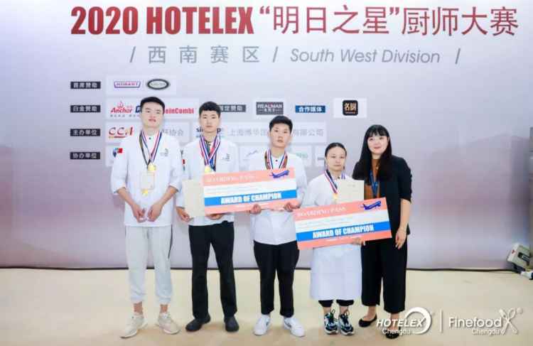 合影1.jpg