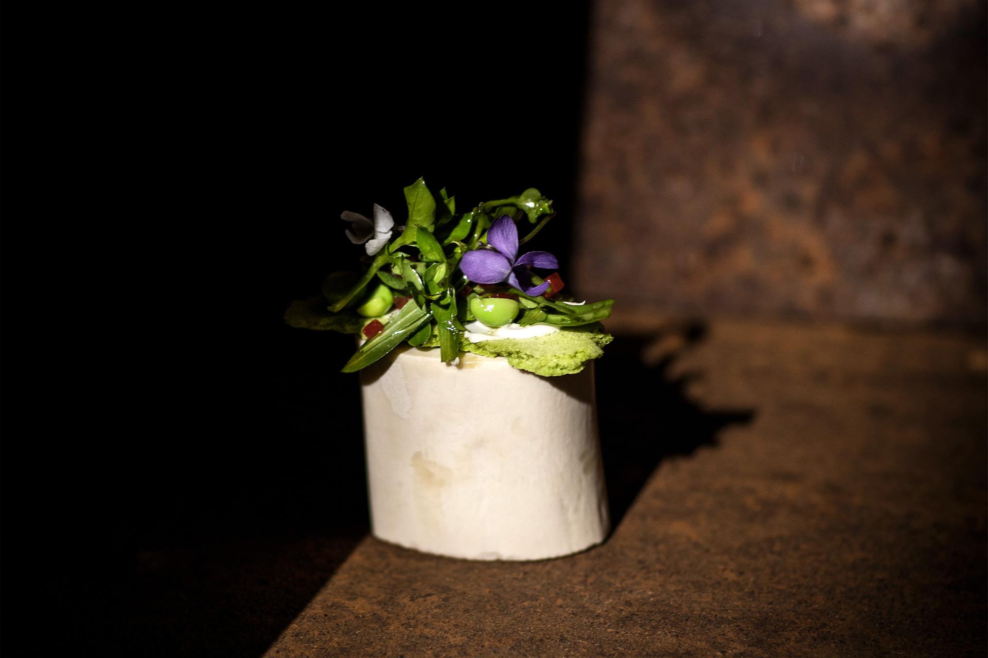 Hisa-Franko-Green-pea-meringue.jpg