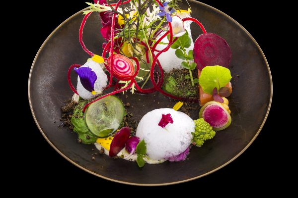 Salade-de-légumes-croquants-Copyright-Richard-Haughton-600x400.jpg