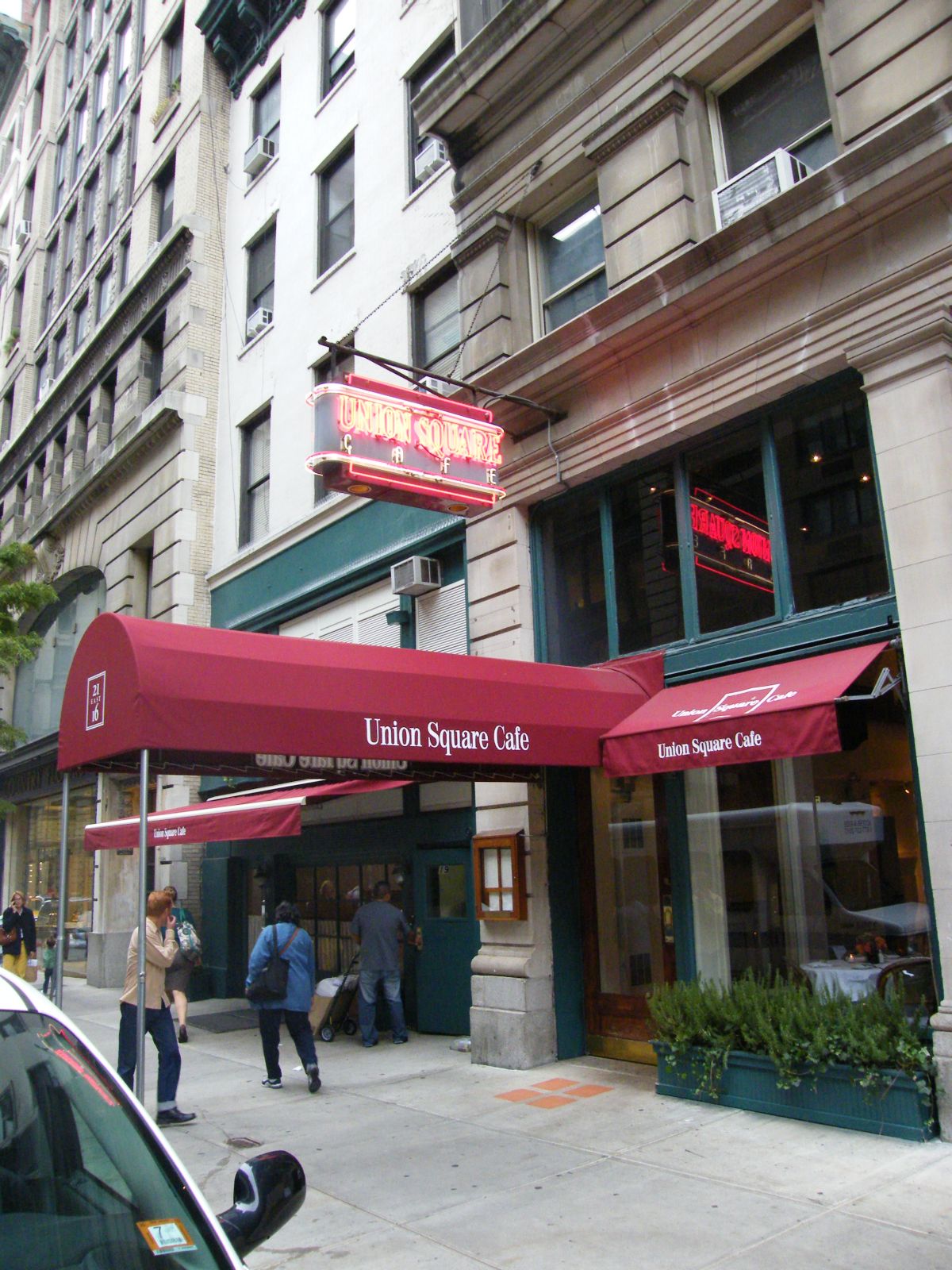 Union-square-cafe1.jpg