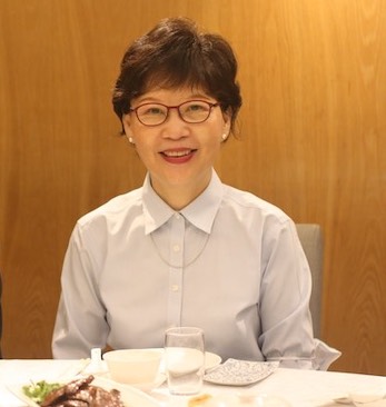 钟雅玲.jpg