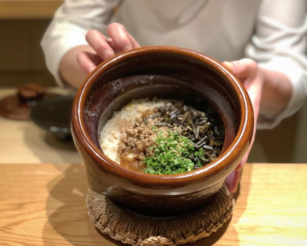 餐厅招牌的海藻猪肉饭.png