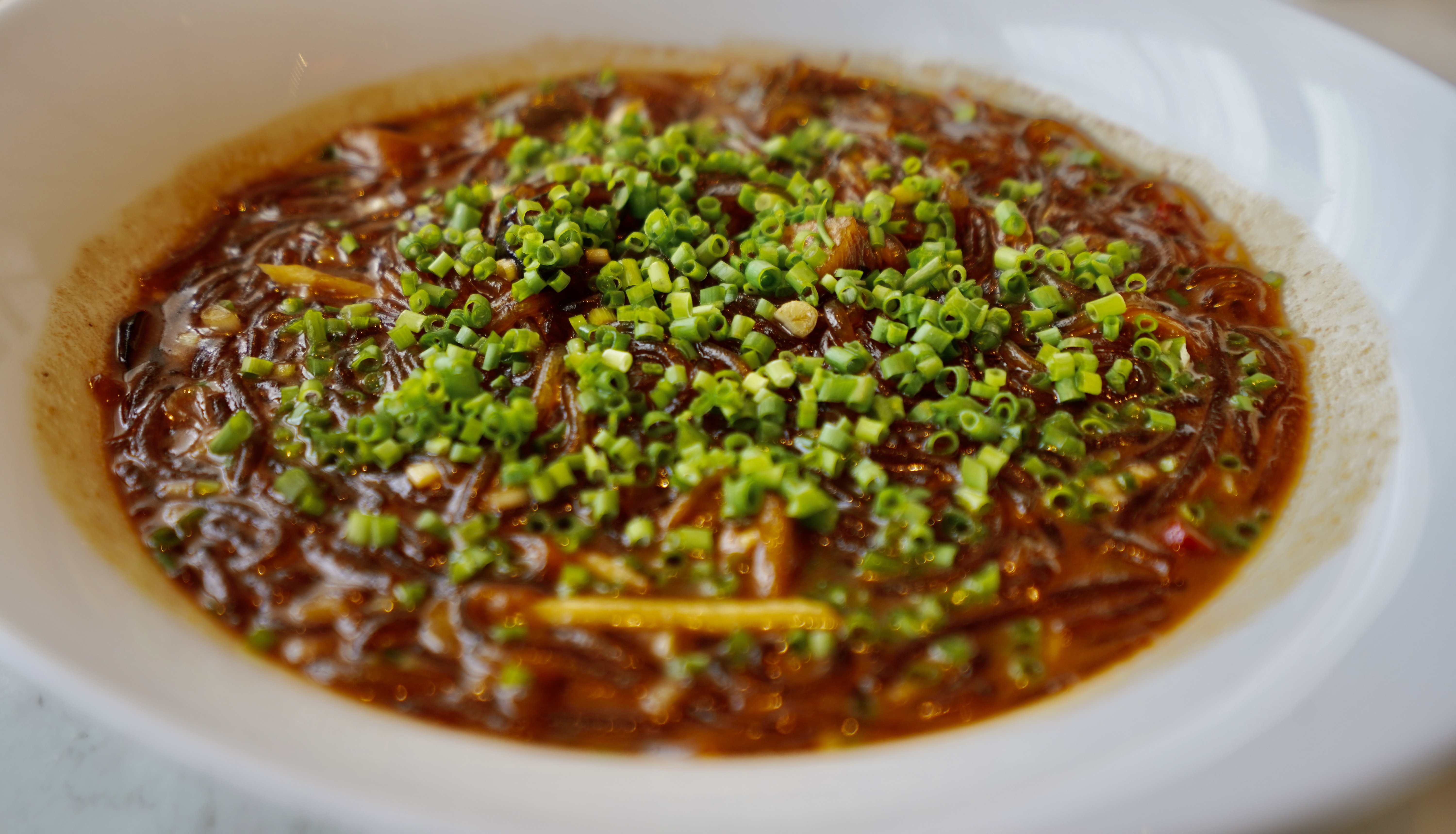 新荣记招牌菜沙蒜烧豆面.jpeg