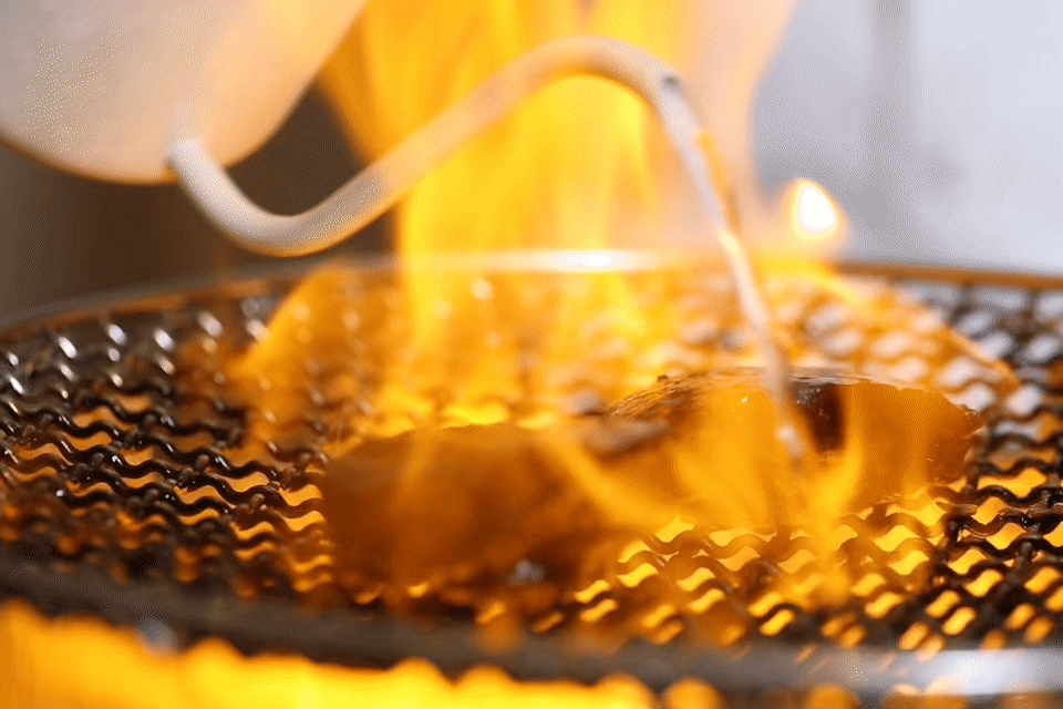 6538cf9b009f7.GIF